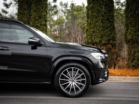 Used 2022 Mercedes-Benz GLS 450 4MATIC w/ AMG Line Exterior image 14