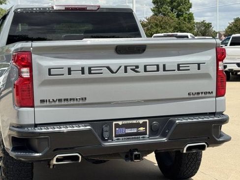 Used 2024 Chevrolet Silverado 1500 Custom Trail Boss w/ LPO, Dark Essentials Package AWD/4WD image 8