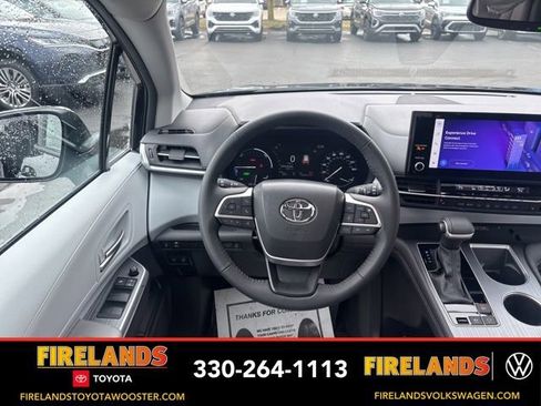 Used 2025 Toyota Sienna XLE image 48