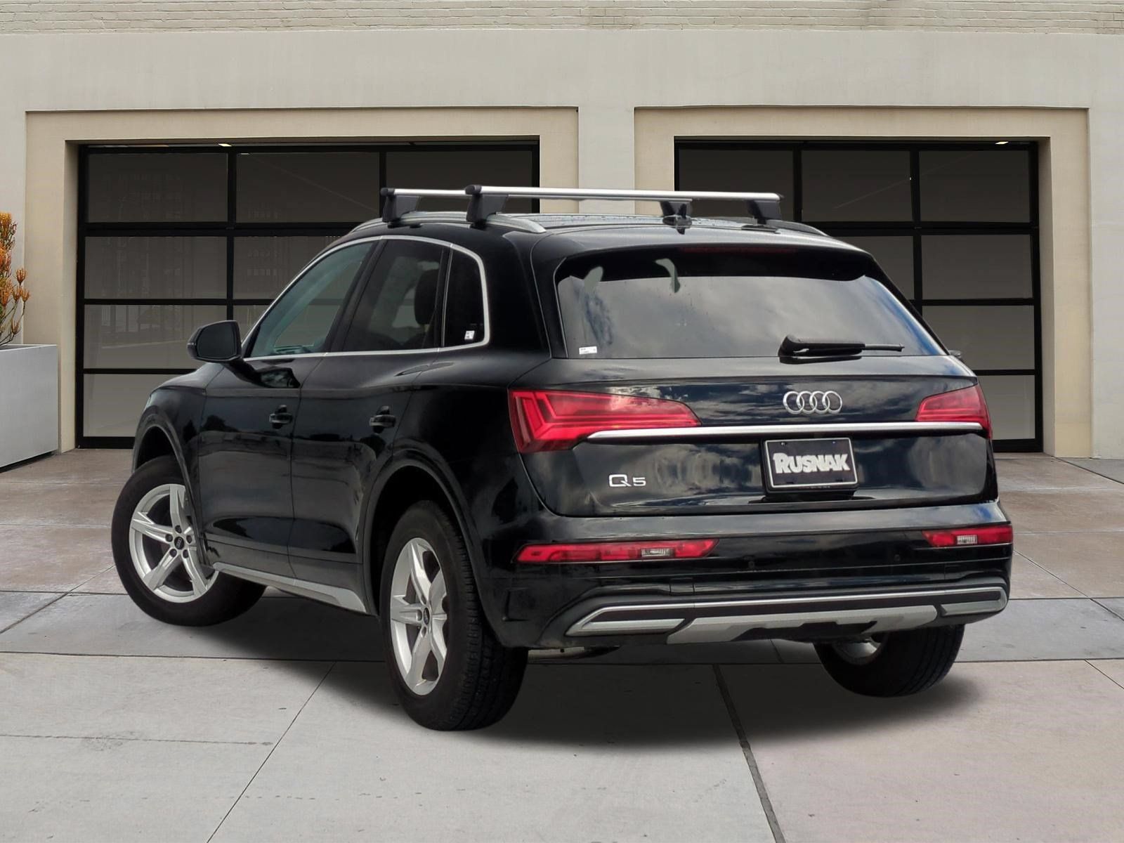 Used 2023 Audi Q5 Premium w/ Convenience Package AWD/4WD image 2
