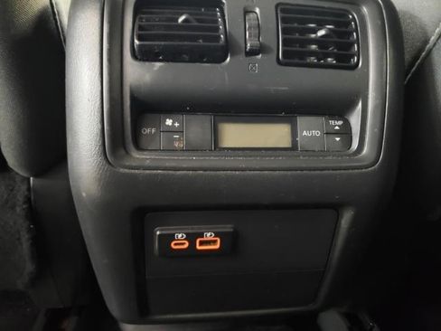 Used 2019 Nissan Pathfinder S AWD/4WD image 11