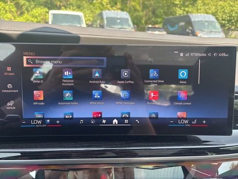 Used 2025 BMW 740i xDrive image 30