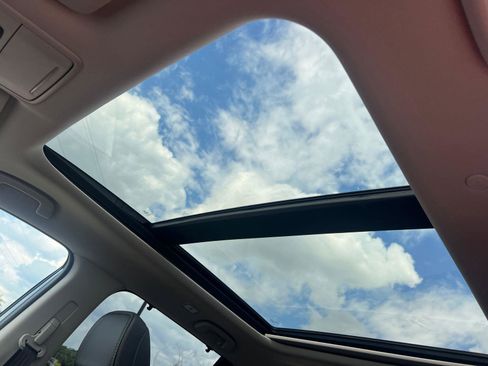 New 2025 Honda Pilot Touring image 22