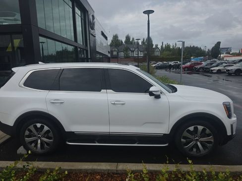Used 2020 Kia Telluride S FWD image 2