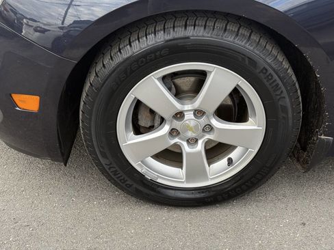 Used 2015 Chevrolet Cruze LT w/ Technology Package image 36