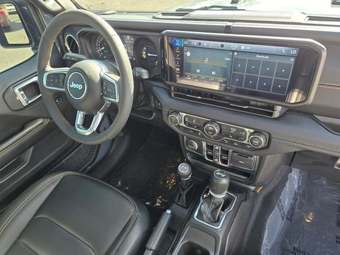 Used 2024 Jeep Wrangler Sahara w/ Safety Group image 11