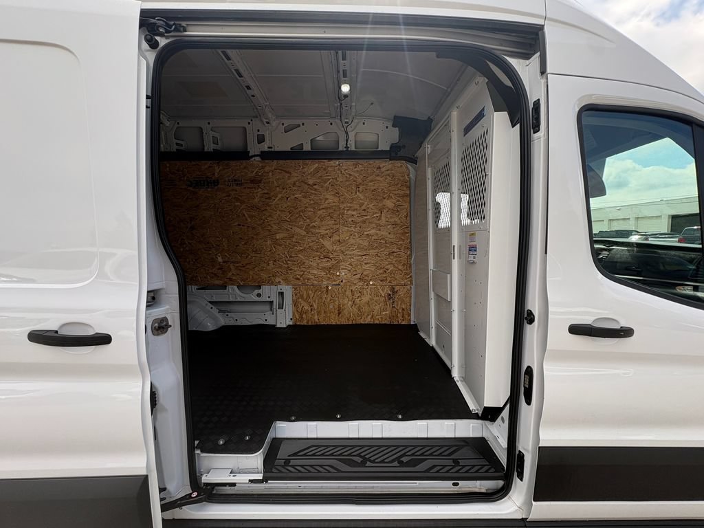 Used 2025 Ford Transit 250 148 High Roof AWD image 22