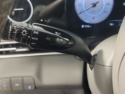 Used 2023 Hyundai Elantra SEL w/ Convenience Package image 28