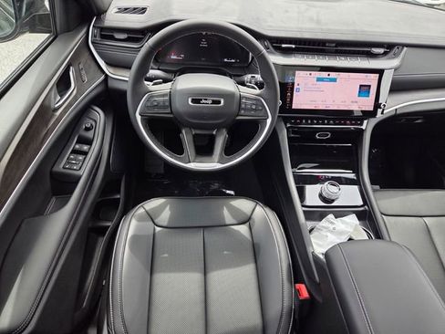 New 2026 Jeep Grand Cherokee Limited w/ Luxury Tech Group II image 8
