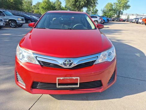 Used 2012 Toyota Camry LE FWD image 9