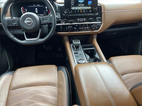 Used 2024 Nissan Pathfinder Platinum w/ Cargo Package image 9