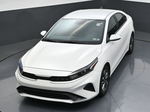Used 2023 Kia Forte LXS FWD image 40