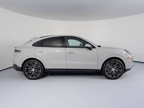 Certified 2024 Porsche Cayenne Coupe AWD/4WD image 12