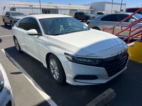 Used 2018 Honda Accord LX image 2