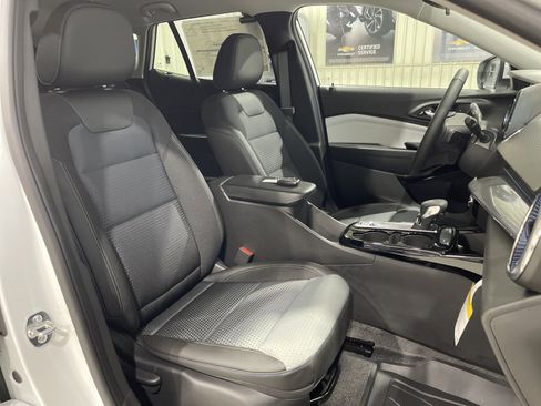 New 2026 Chevrolet Trax LT w/ Driver Confidence Package FWD image 12