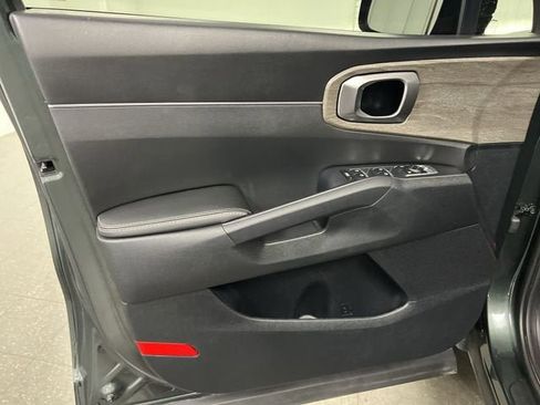 Used 2023 Kia Sorento S w/ Panoramic Sunroof Package image 23