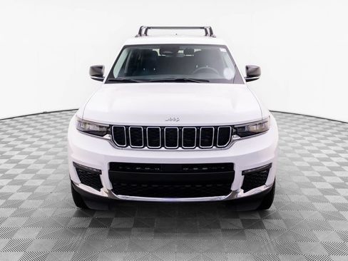 Used 2023 Jeep Grand Cherokee L Limited AWD/4WD image 9