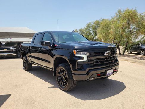 Used 2026 Chevrolet Silverado 1500 LT Trail Boss w/ Safety Package AWD/4WD image 2