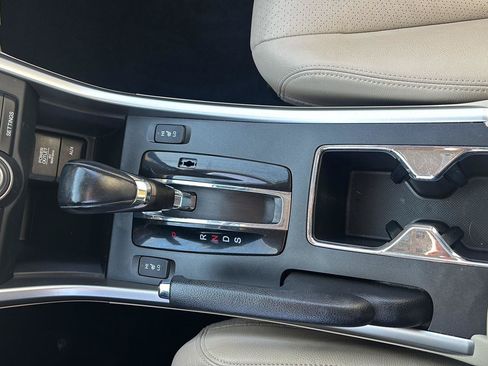 Used 2015 Honda Accord Touring image 38