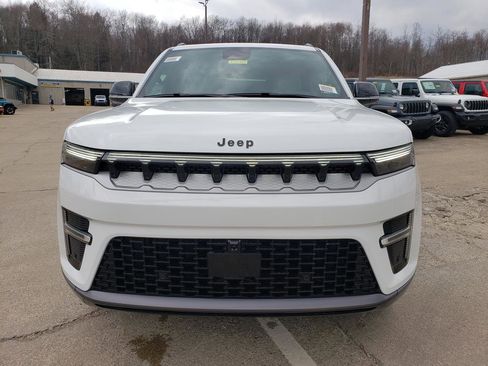 New 2026 Jeep Grand Wagoneer 4WD image 9