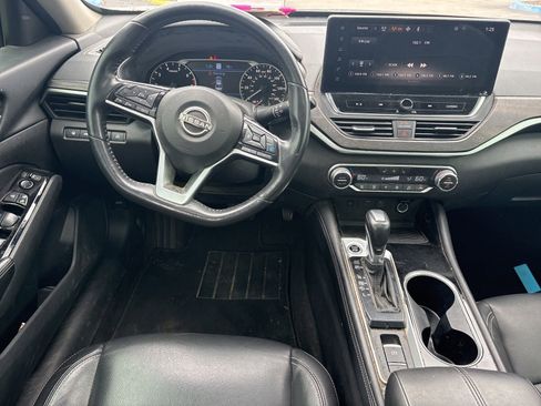 Used 2024 Nissan Altima 2.5 SL FWD image 11