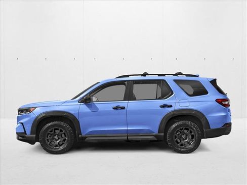 New 2025 Honda Pilot TrailSport image 3