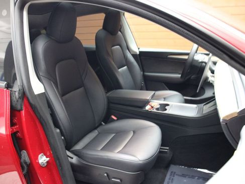 Used 2022 Tesla Model Y Long Range image 5