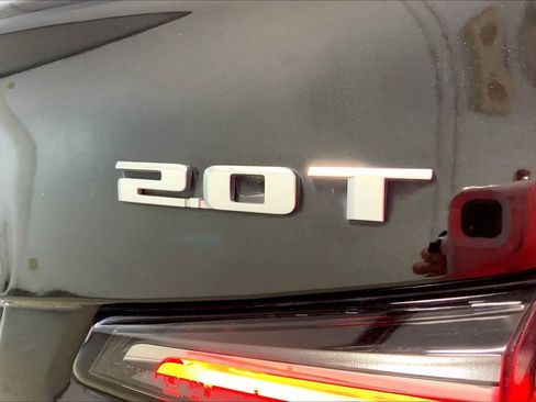 Used 2019 Cadillac XT4 Sport AWD/4WD image 9
