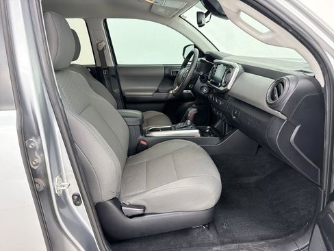 Used 2022 Toyota Tacoma SR5 w/ Technology Package AWD/4WD image 24