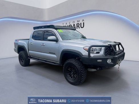 Used 2020 Toyota Tacoma TRD Off-Road w/ Technology Package AWD/4WD image 7