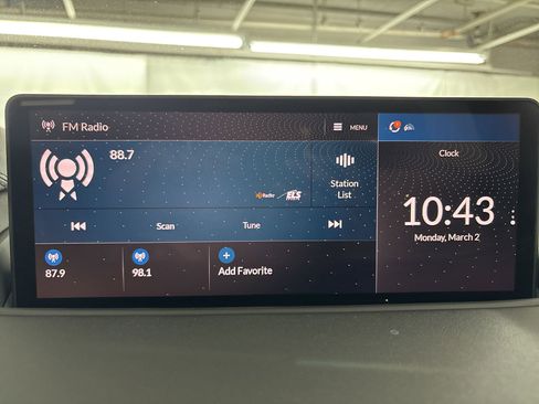 Used 2023 Acura MDX SH-AWD w/ Technology Package image 23