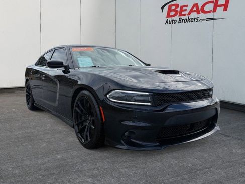 Used 2018 Dodge Charger R/T image 3