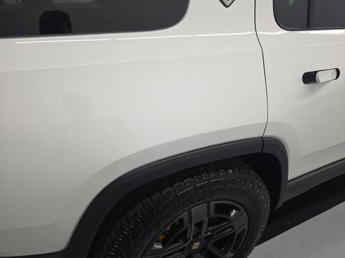 Used 2024 Rivian R1S Adventure AWD/4WD image 37