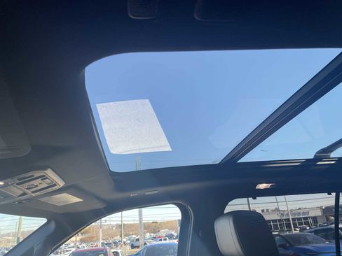 Used 2025 Toyota Sequoia Platinum image 18