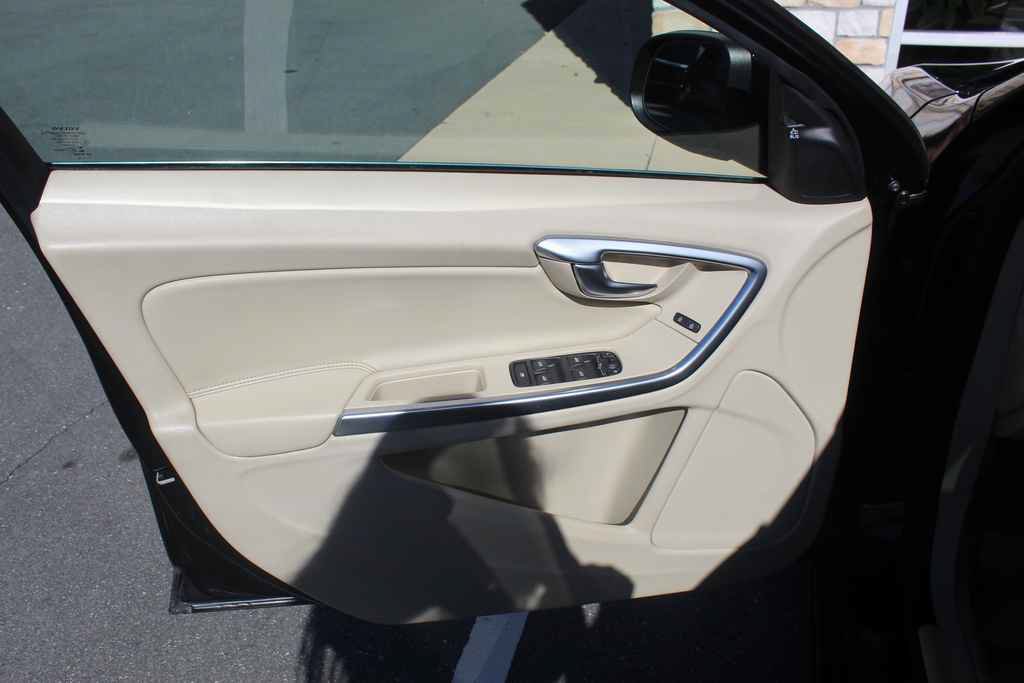Used 2016 Volvo S60 T5 Premier w/ Convenience Package FWD image 11