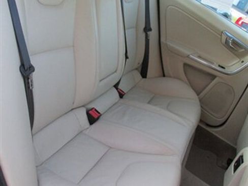 Used 2014 Volvo S60 T5 image 18