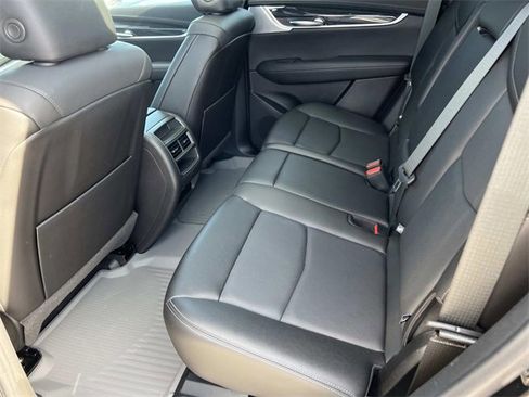 Certified 2022 Cadillac XT5 Premium Luxury w/ LPO, Floor Liner Package image 12