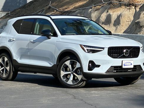 New 2026 Volvo XC40 B5 Plus w/ Protection Package Premier image 2