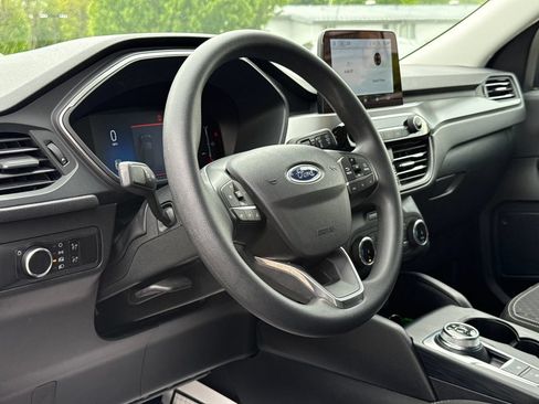 Used 2025 Ford Escape Active AWD/4WD image 25