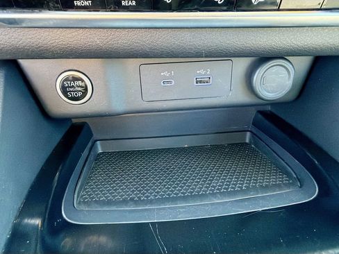 Used 2023 Nissan Rogue SV image 31