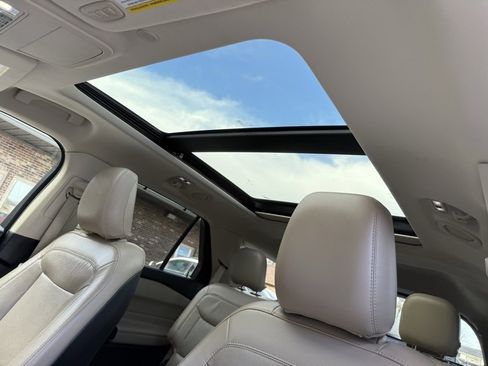 Used 2020 Ford Explorer Limited image 13