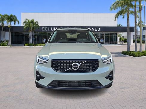 Used 2023 Volvo XC40 B5 Plus w/ Driver Assist Package image 2