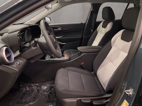 New 2026 Chevrolet Trax LS w/ LS Convenience Package FWD image 7