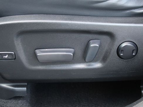 Used 2016 Toyota Highlander Limited Platinum image 29