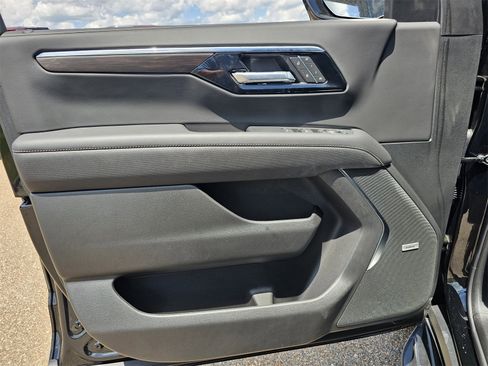 New 2025 Chevrolet Suburban Premier w/ Sun And Tow Package image 17