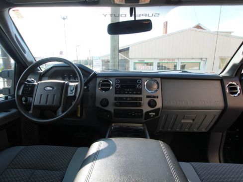 Used 2016 Ford F250 XLT w/ XLT Value Package AWD/4WD image 11