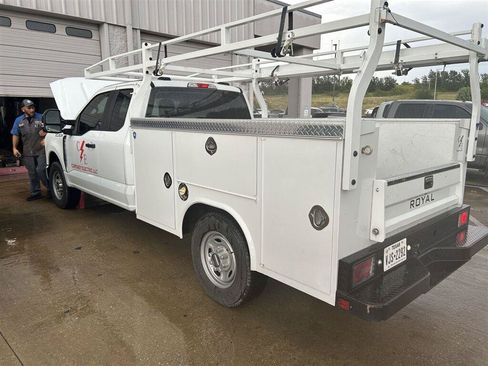 Used 2024 Ford F250 XL w/ XL Driver Assist Package RWD image 4