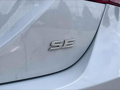 Used 2024 Toyota Camry SE FWD image 28
