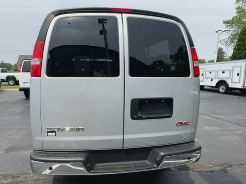 Used 2017 GMC Savana 2500 LT w/ LT Preferred Equipment Group image 7