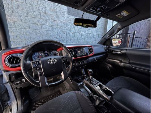 Used 2016 Toyota Tacoma TRD Off-Road w/ Towing Package AWD/4WD image 2